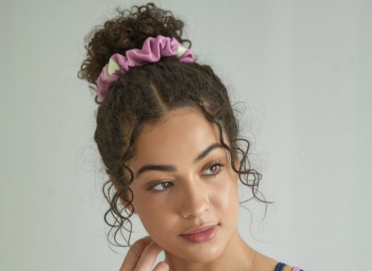 15 Effortless Softball Hairstyles For Curly Hair That Stay Put